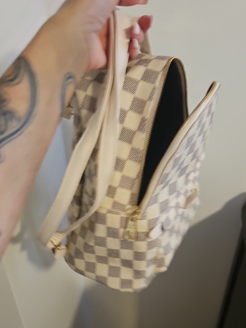 Designer-Style Cream Checkered Backpack Tote - Picture 4 of 5